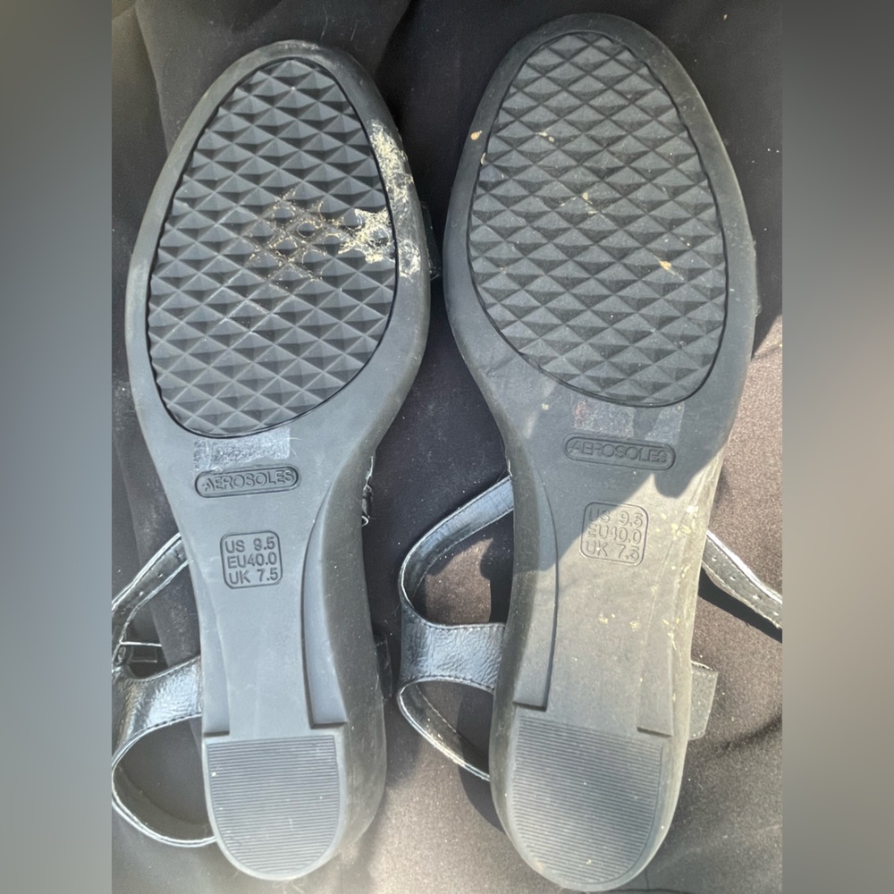 Sandals - Picture 3 of 4